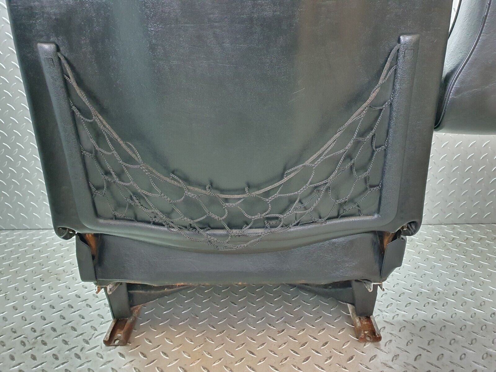 40807 Mercedes-Benz W123 300D Front Left Seat Leather Black