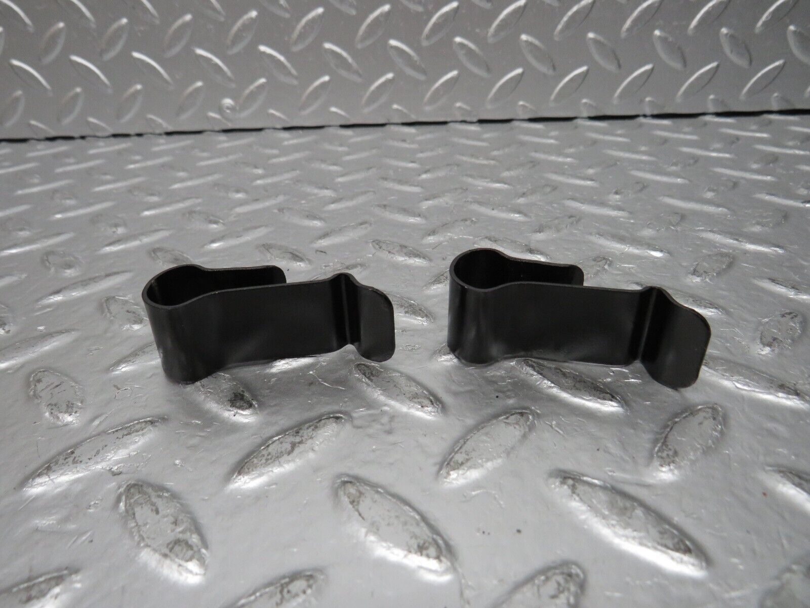 30867 Mercedes-Benz W201 190E 2.0L Radiator Fan Shroud Cover Holder 1265040146