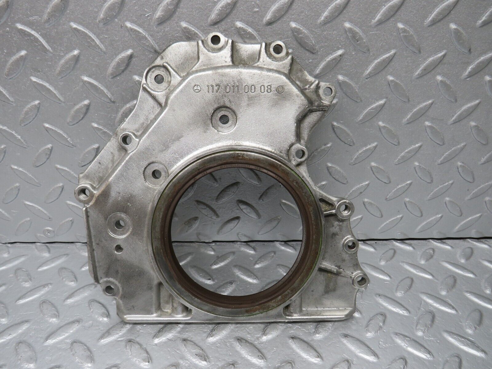 39154 Mercedes-Benz R107 500SL Crankshaft Rear Sealing Cover 1170110008