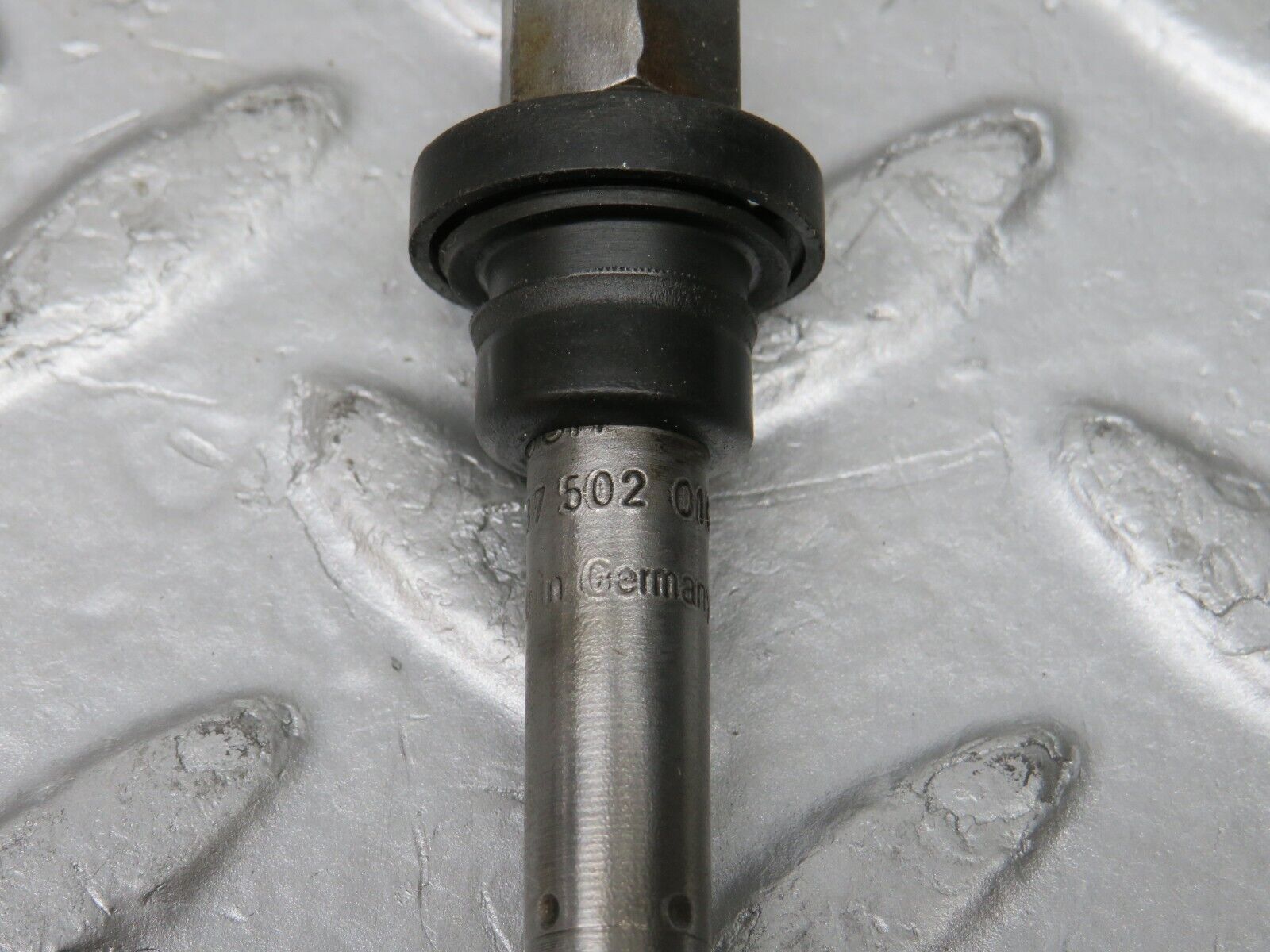 32706 Mercedes-Benz S124 300TE Wagon Fuel Injector Bosch 0437502010