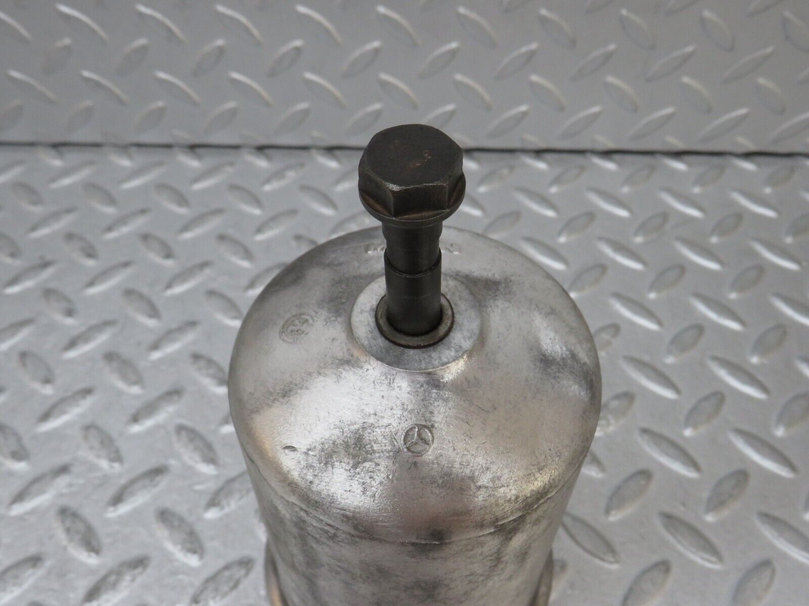 35537 Mercedes-Benz R107 280SL Oil Filter Housing