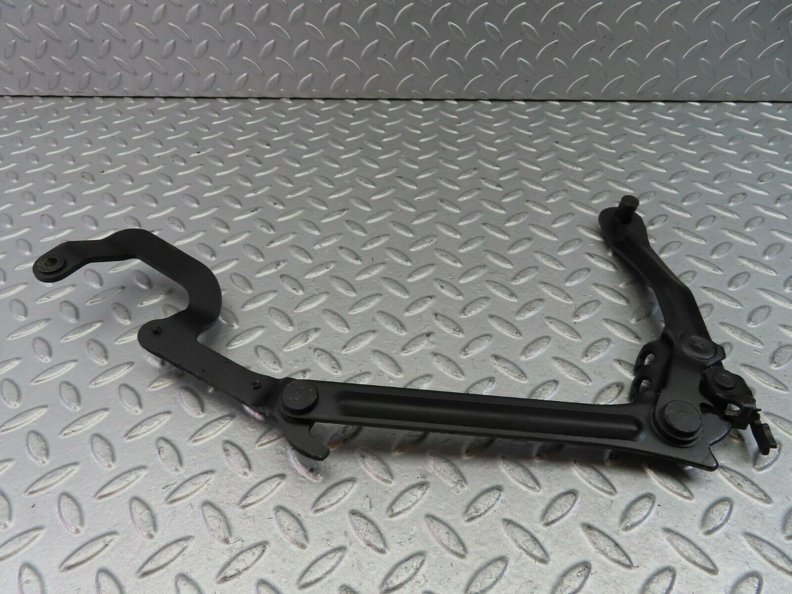 9683 Mercedes-Benz C123 280CE Coupe Bonnet Hinge Right Side