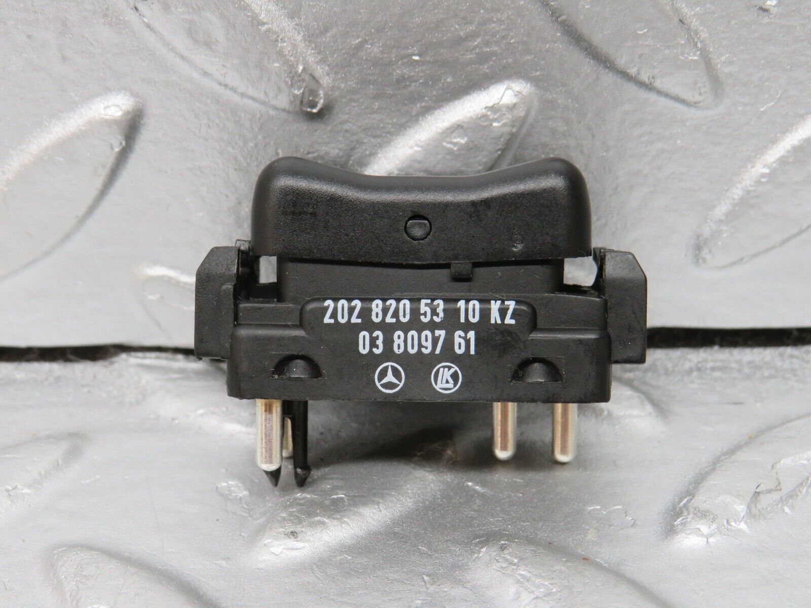 33329 Mercedes-Benz W202 C180 Electric Window Switch Left 2028205310
