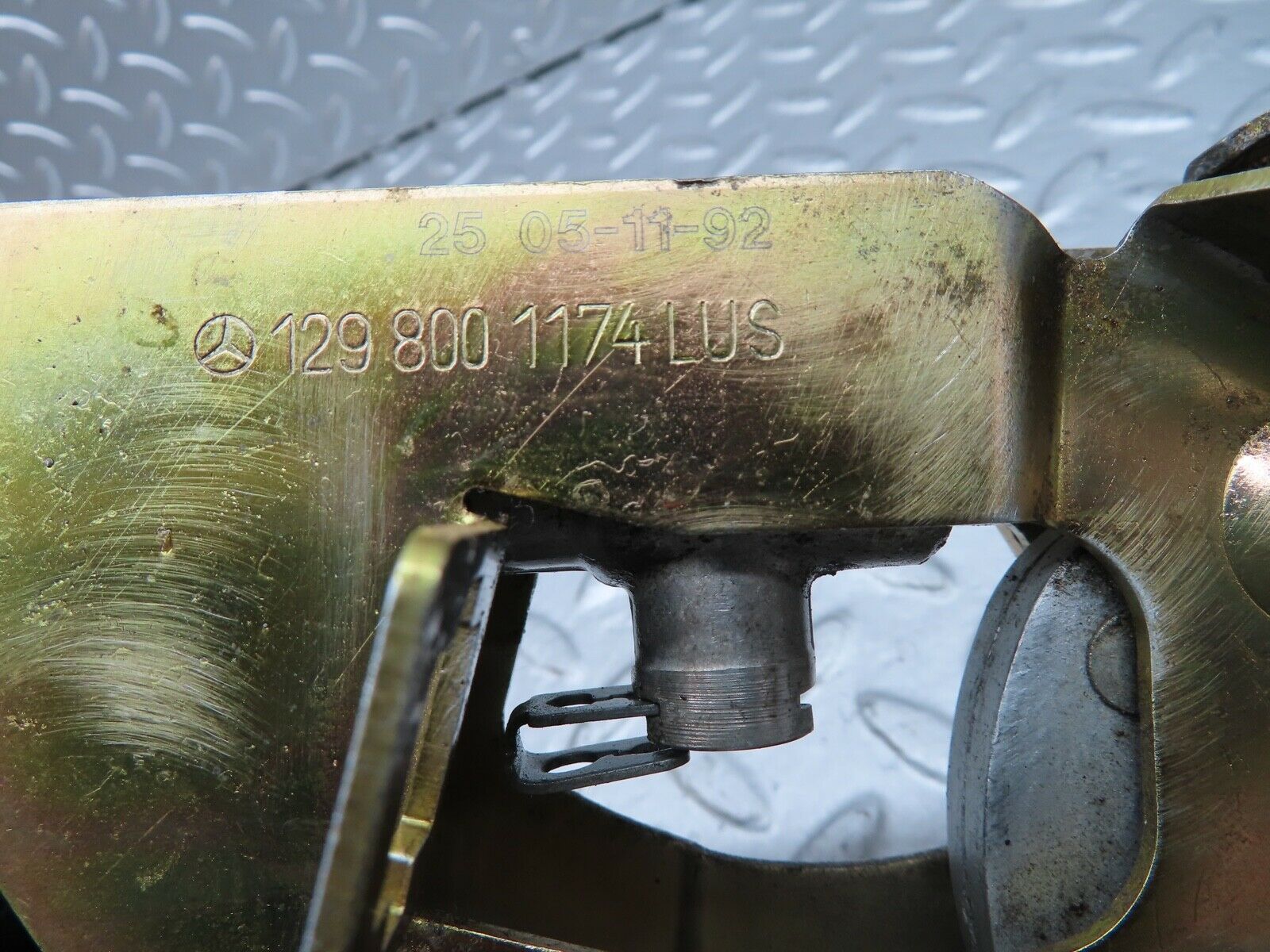 19867 Mercedes-Benz R129 300SL Coupe Rear Left Roof Lock Mechanism 1298001174