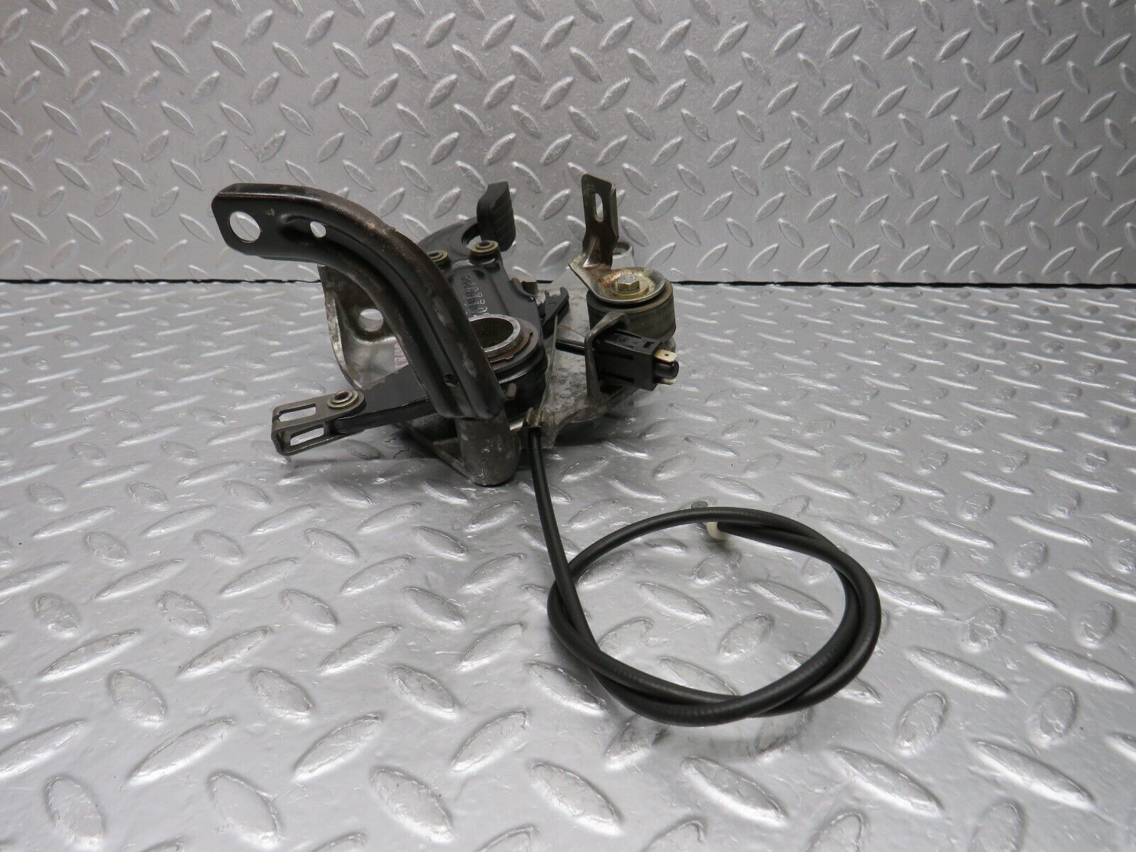 38032 Mercedes-Benz A124 320E Cabriolet Parking Brake Pedal 1244270801 1244270736