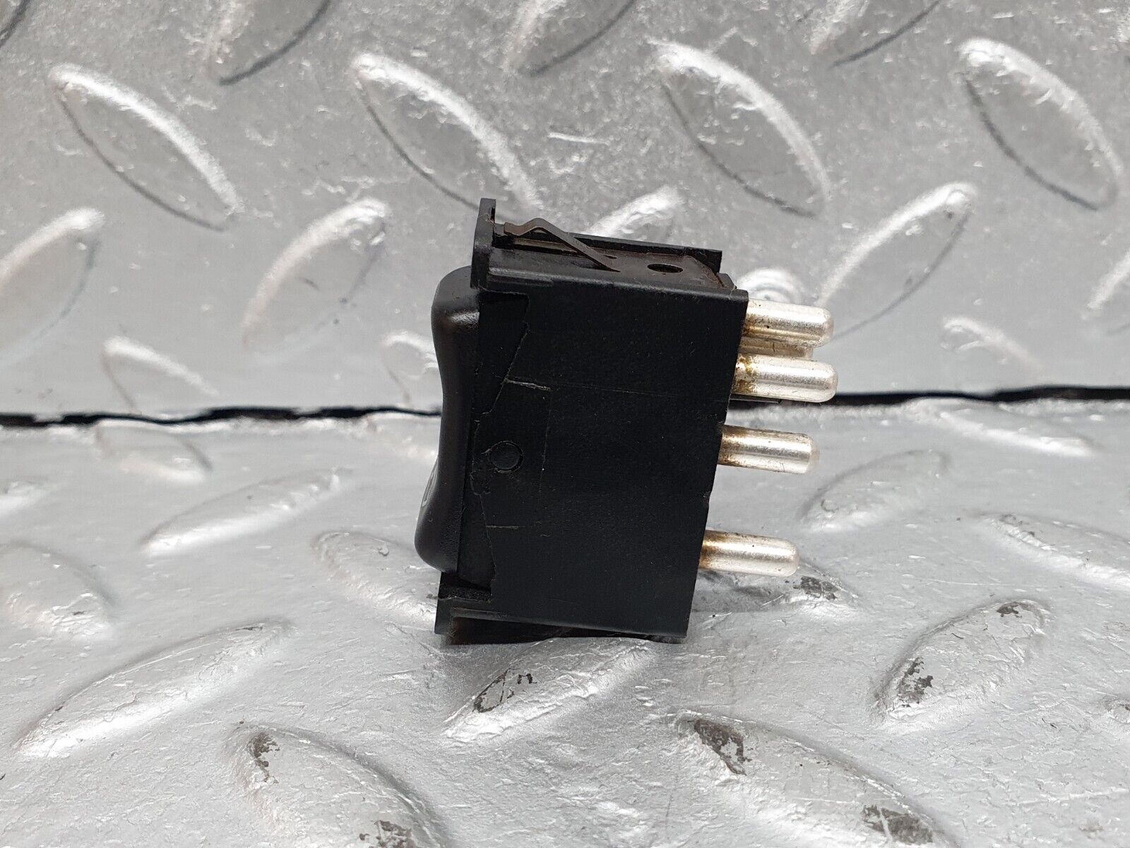 41103 Mercedes-Benz W126 300SE Rear Electric Window Switch 1268206310