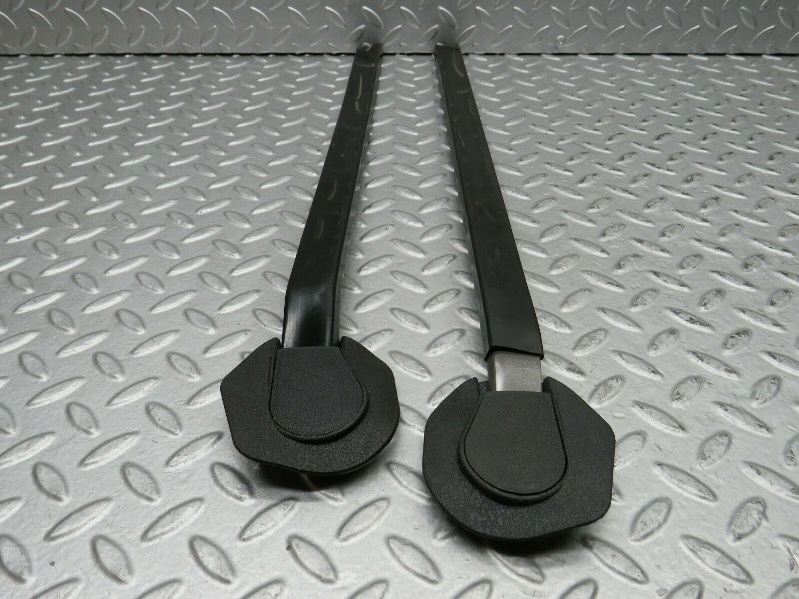 22300 Mercedes-Benz S123 280TE Wagon Seat Belt Runner 1239192520 1239192620