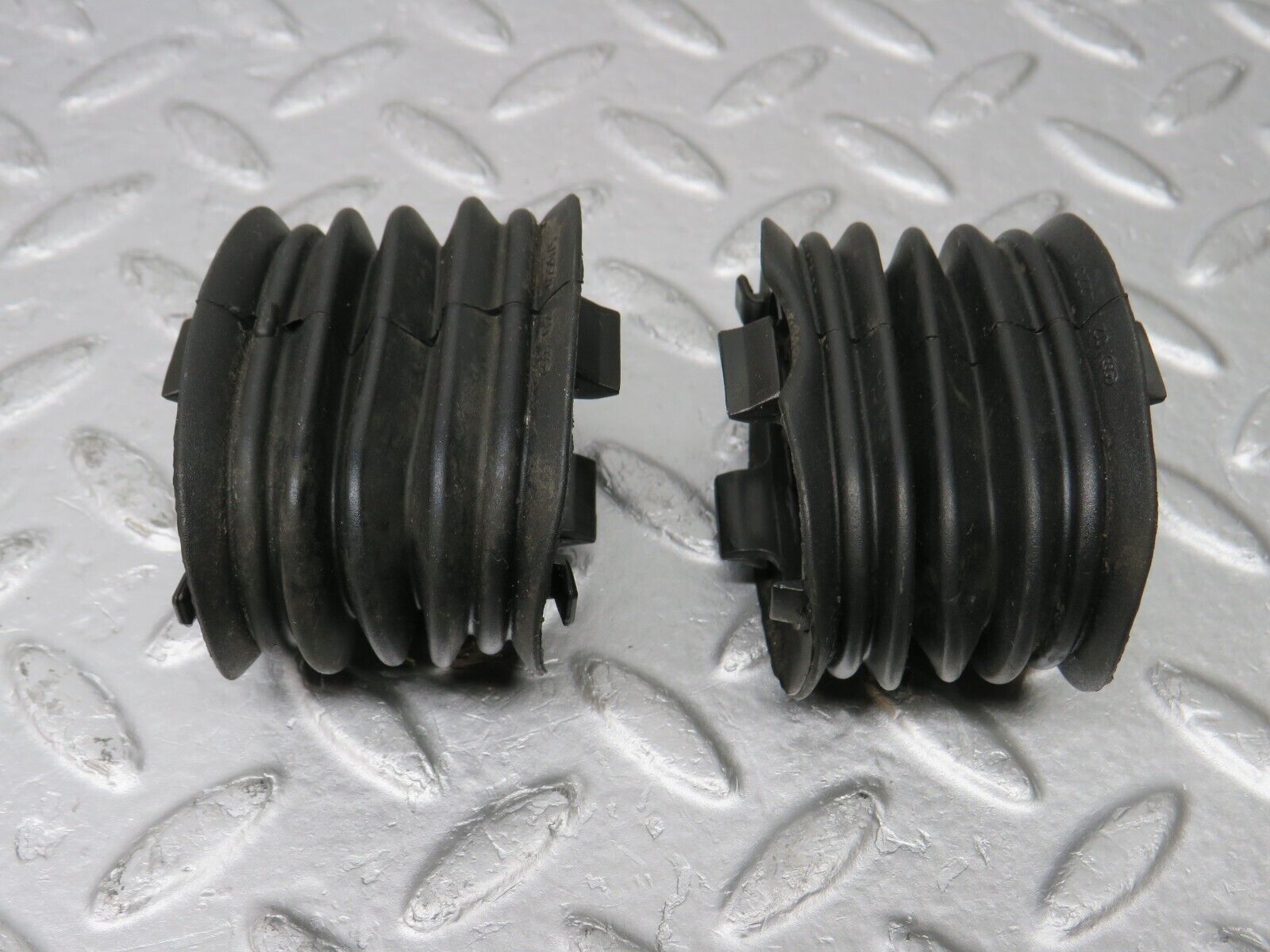 38138 Mercedes-Benz A124 320E Cabriolet Front Door Wire Protector Rubber  1248210197