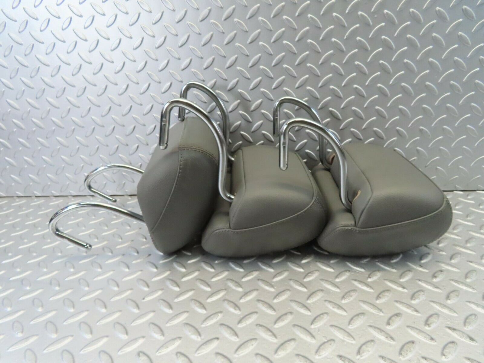 11189 Mercedes-Benz W221 S320 Rear Headrest Set