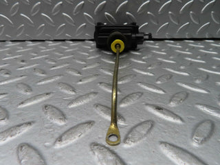 21568 Mercedes-Benz W126 300SE Trunk Lock Vacuum Actuator