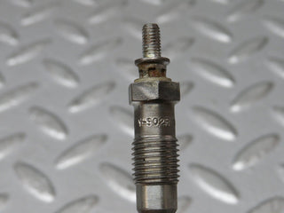 32898 Mercedes-Benz W123 300D Glow Plug Bosch Y-902R 046