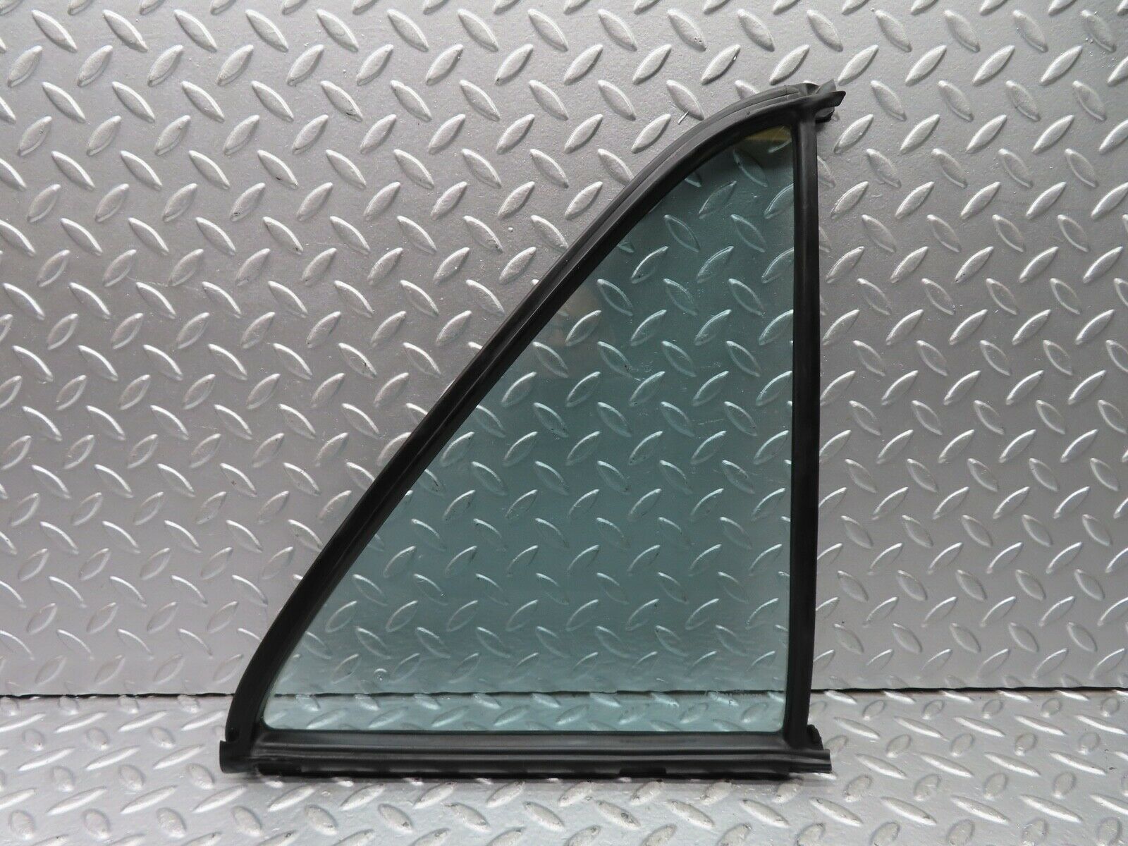21354 Mercedes-Benz W123 230E Rear Right Quarter Window Glass 1237350224