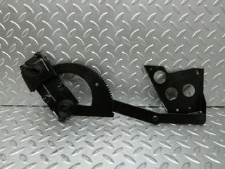 23821 Mercedes-Benz C107 450SLC Rear Right Manual Window Regulator 1076730203