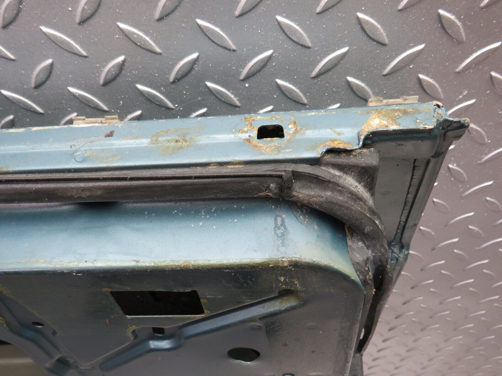 30826 Mercedes-Benz W201 190E 2.0L Rear Right Door