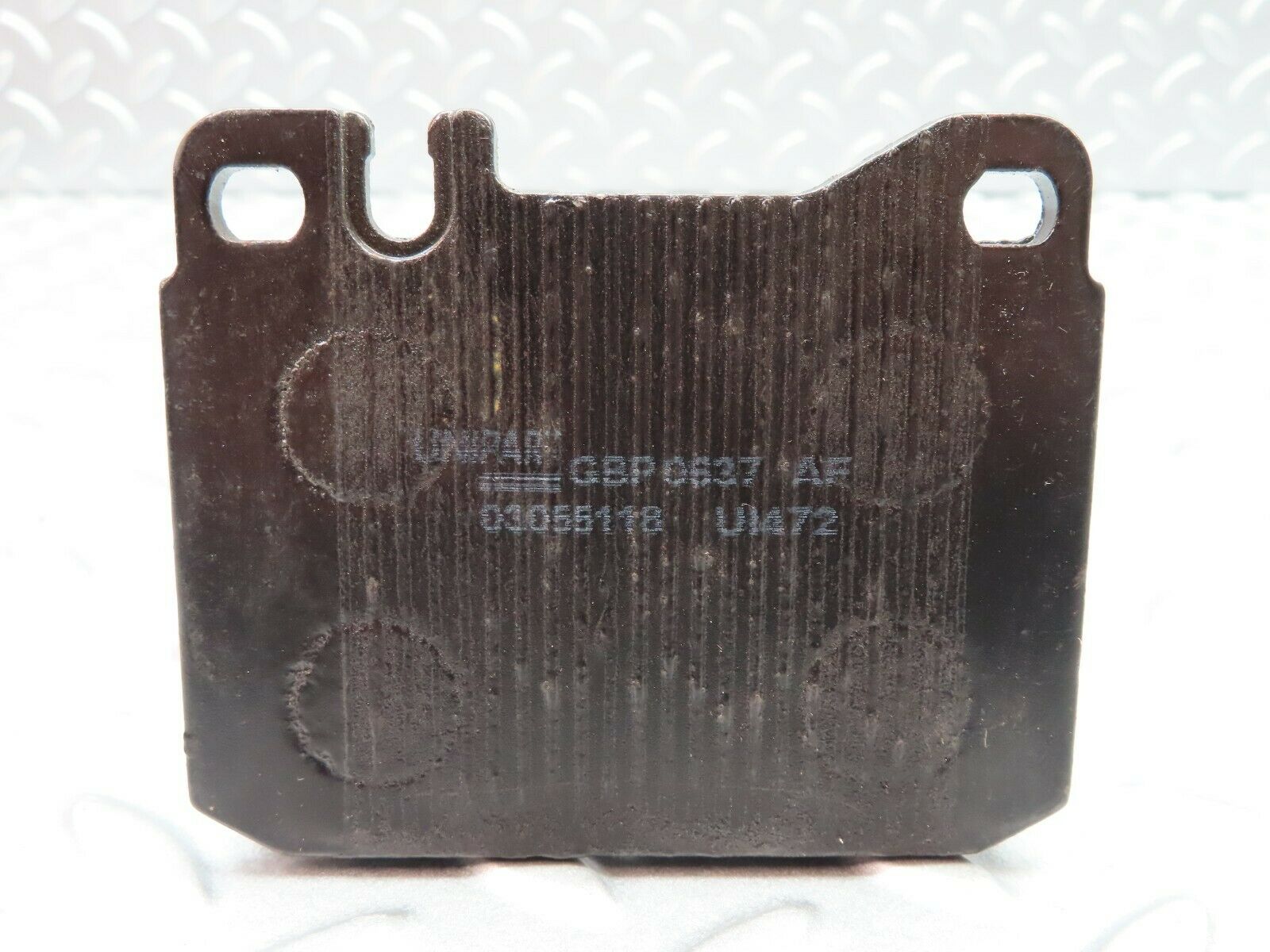 5205 Mercedes-Benz R107 350SL Coupe Front Brake Pads Uniparts GBP 0637 AF New