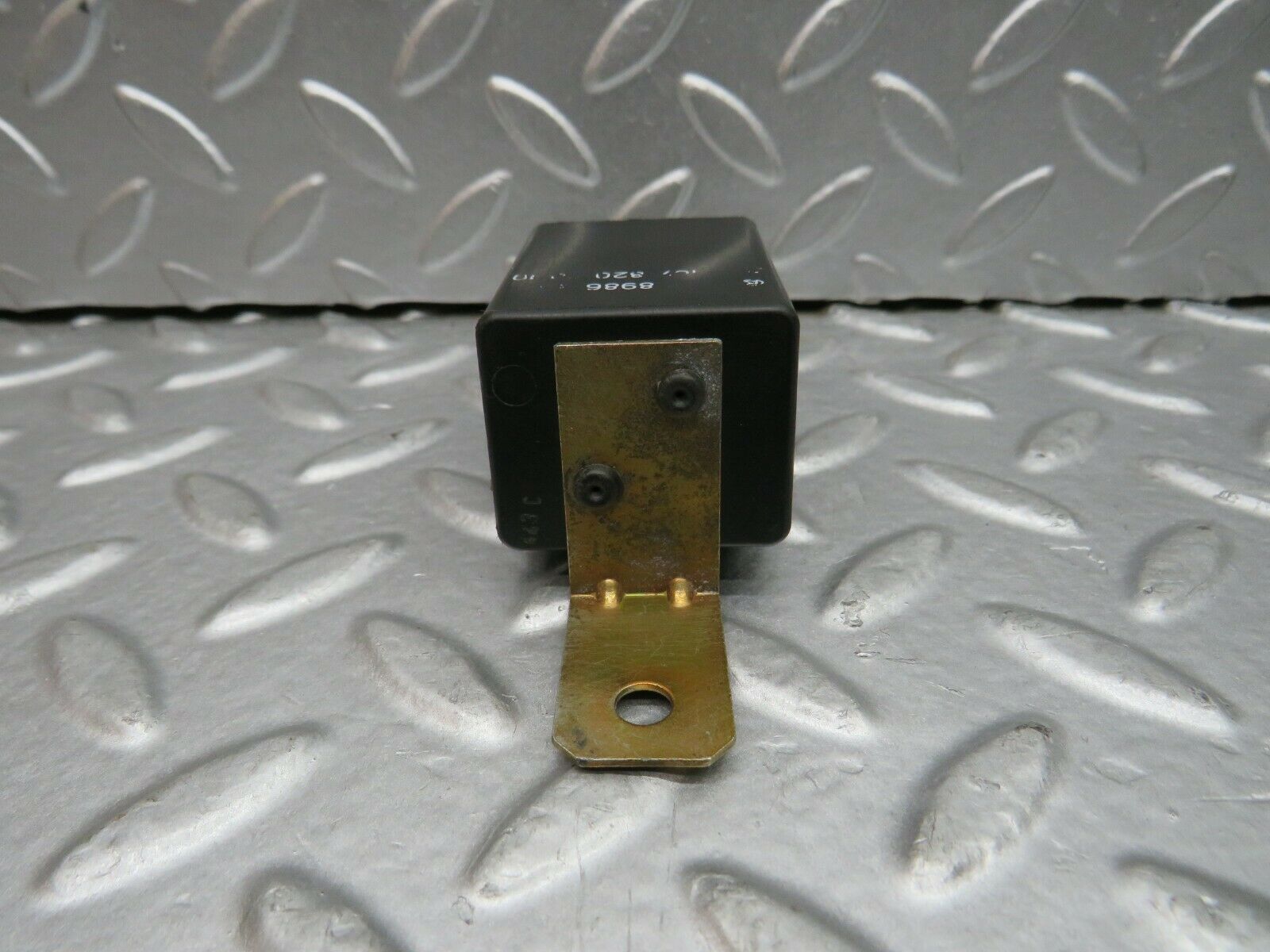 22252 Mercedes-Benz S123 280TE Wagon Rear Heated Window Relay 1078200010