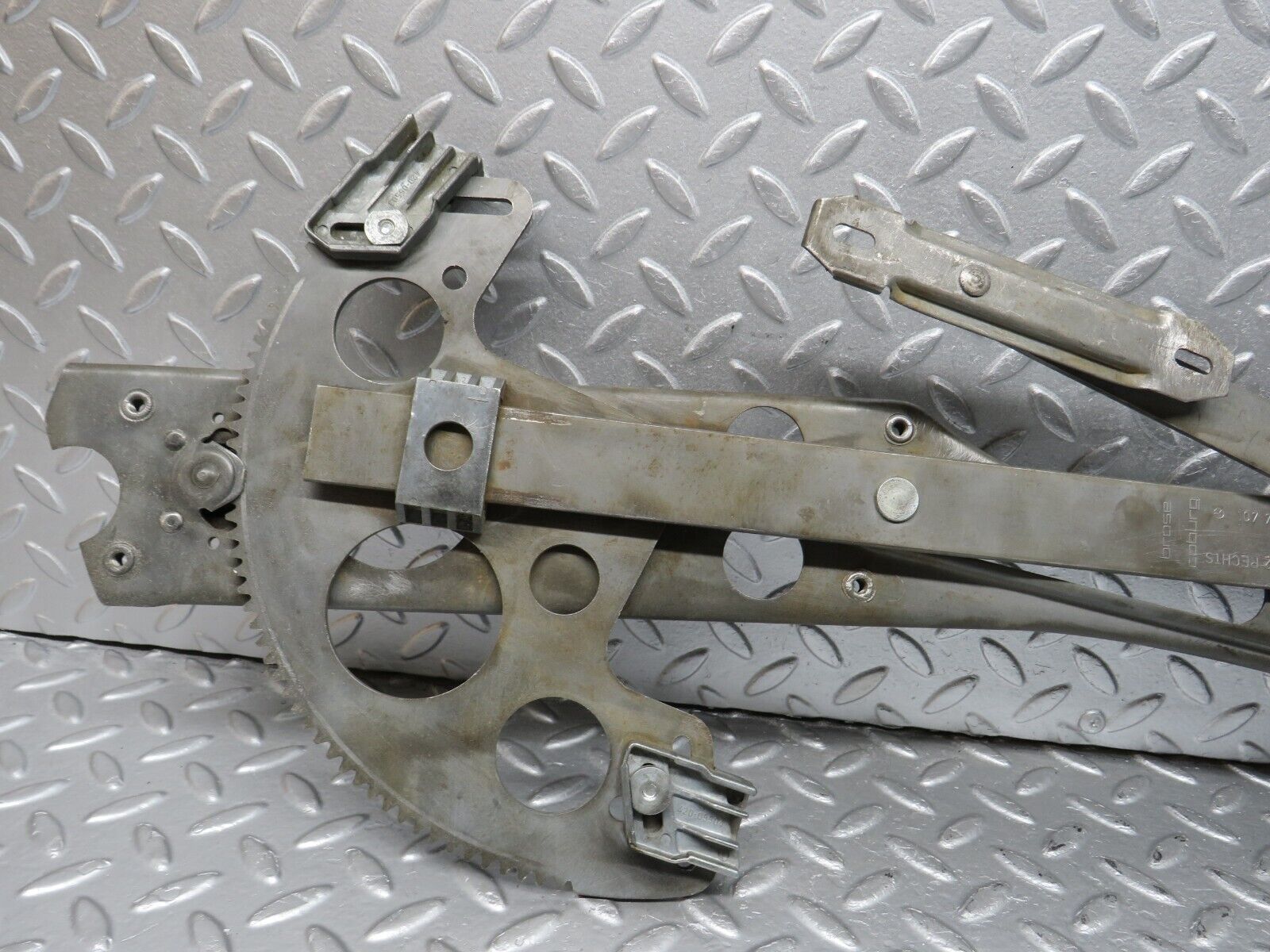 40118 Mercedes-Benz R107 350SL Front Right Manual Window Regulator 1077250602