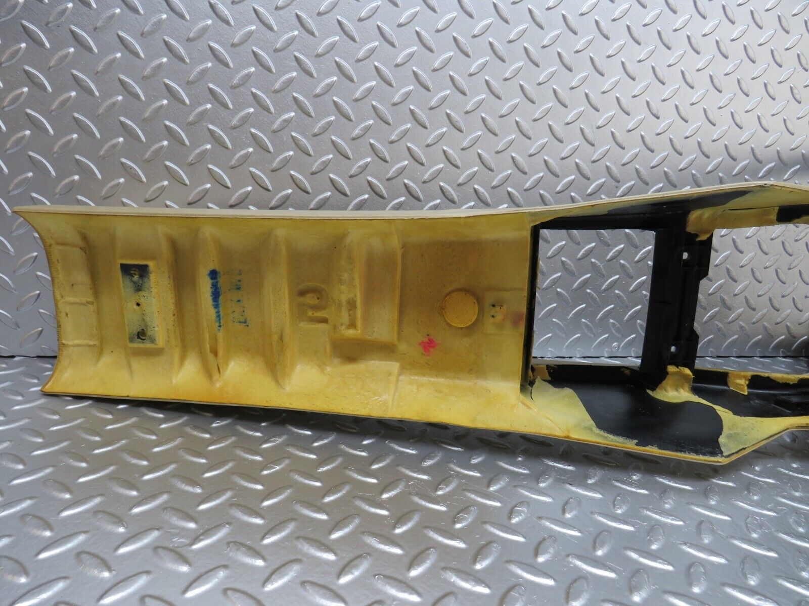 34120 Mercedes-Benz W124 260E Centre Console Beige