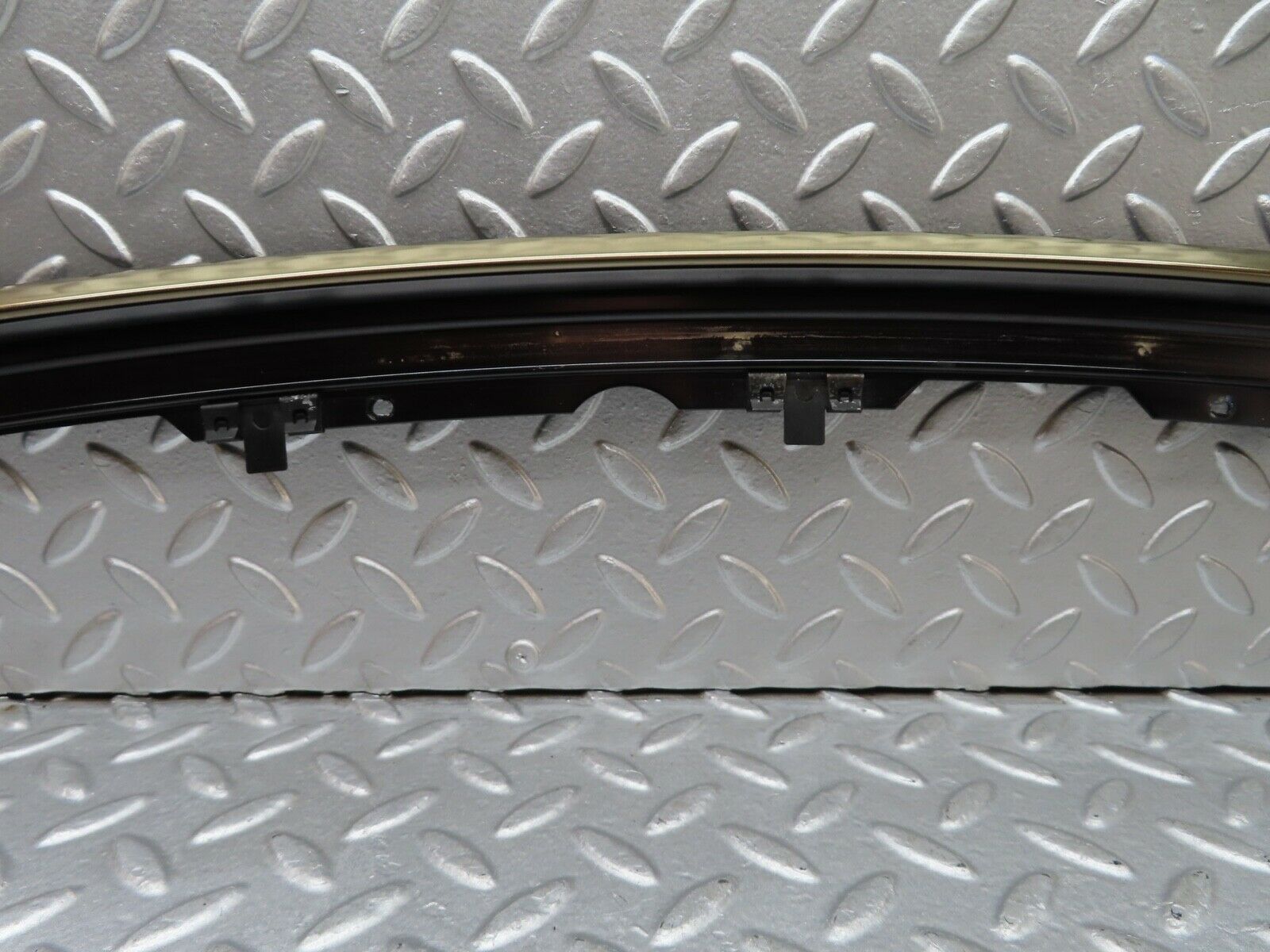 19924 Mercedes-Benz R129 300SL Coupe Front Windscreen Top Chrome Trim