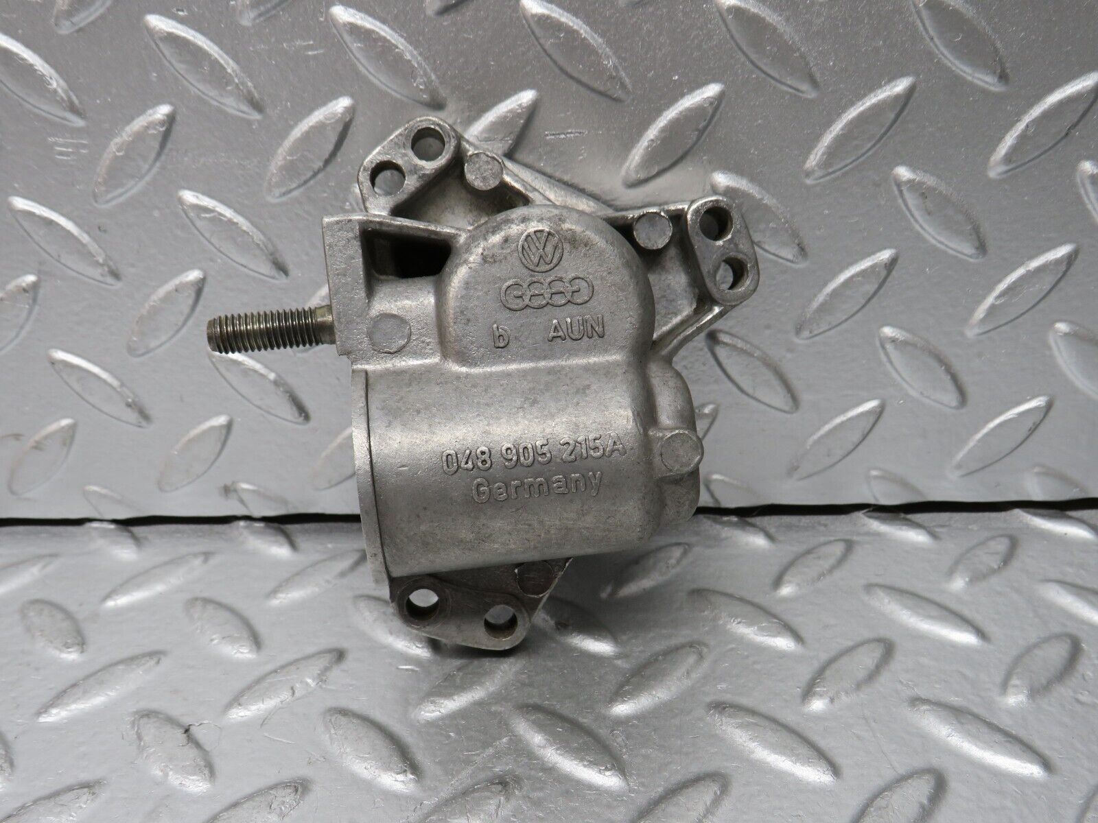 30119 Porsche 924 Distributor Drive Housing 048905215