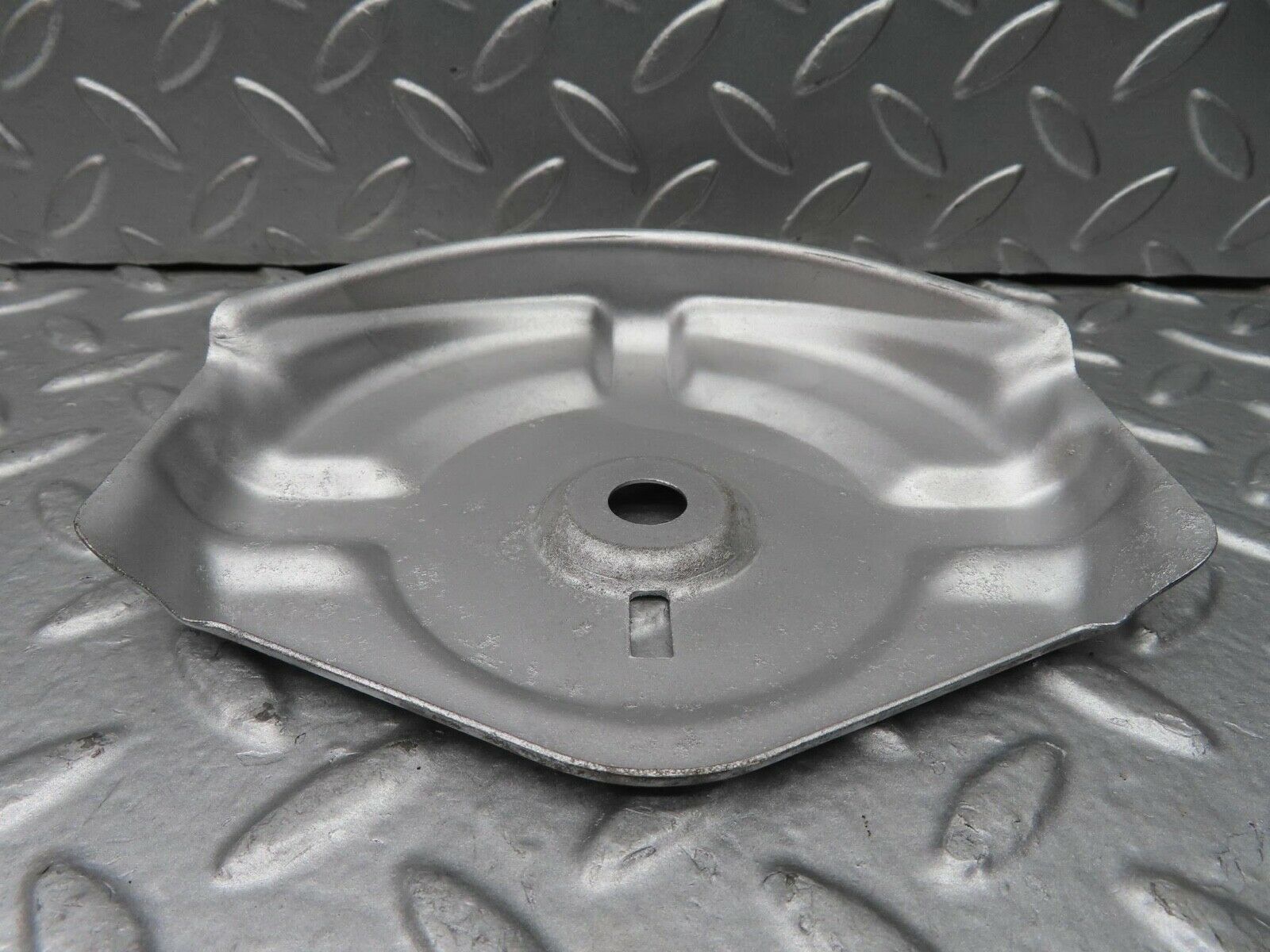 15091 Mercedes-Benz W140 S320 Engine Mount Bracket Heat Shield Left Side