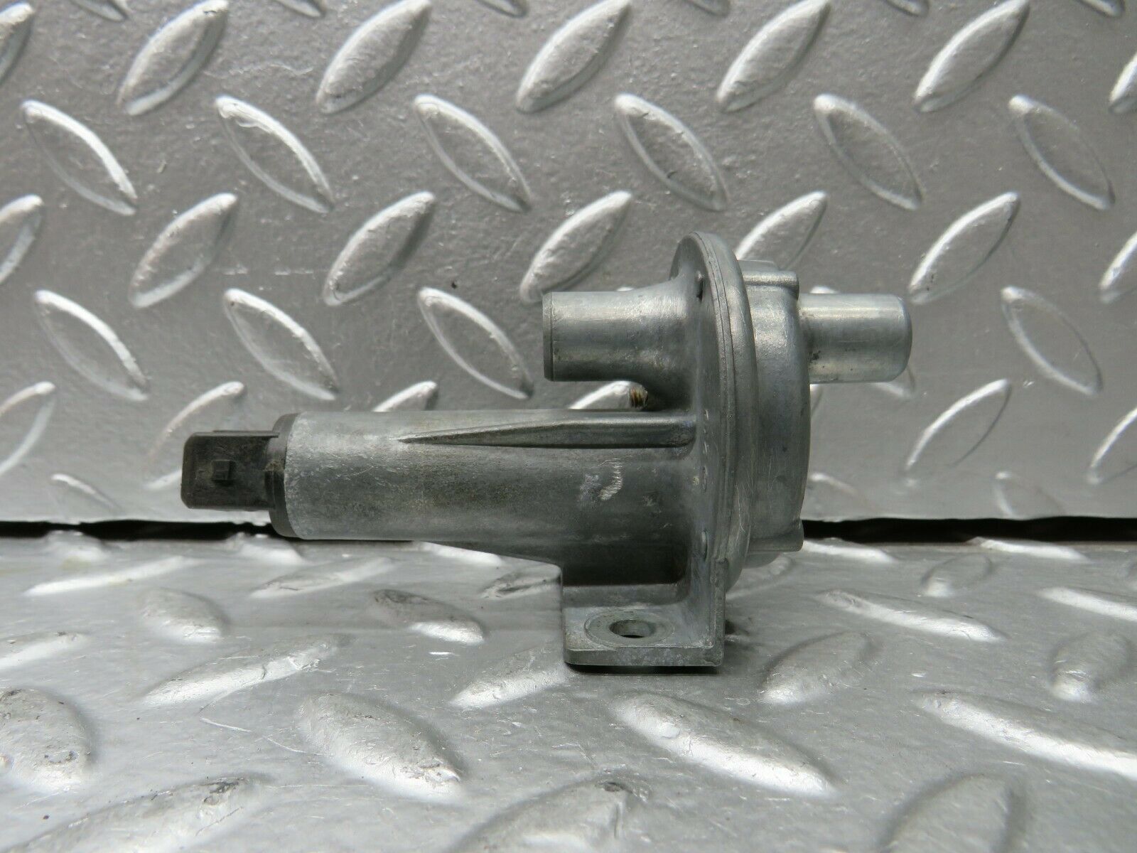 23083 Mercedes-Benz C123 230CE Coupe Auxiliary Air Valve Bosch 0280140127