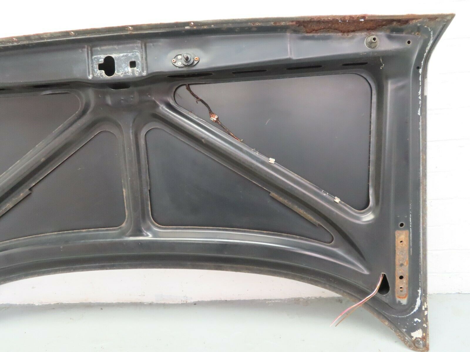 6861 Mercedes-Benz C107 350SLC Coupe Boot Lid Trunk Door