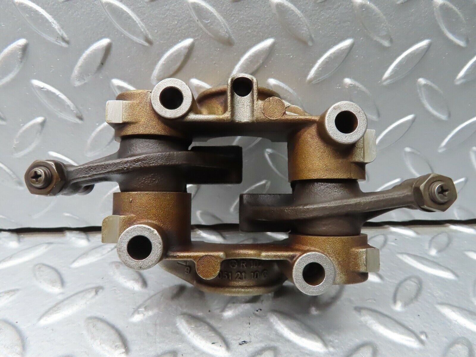 21271 Mercedes-Benz W123 230E Rocker Arms Camshaft Bearing Block 1020512110