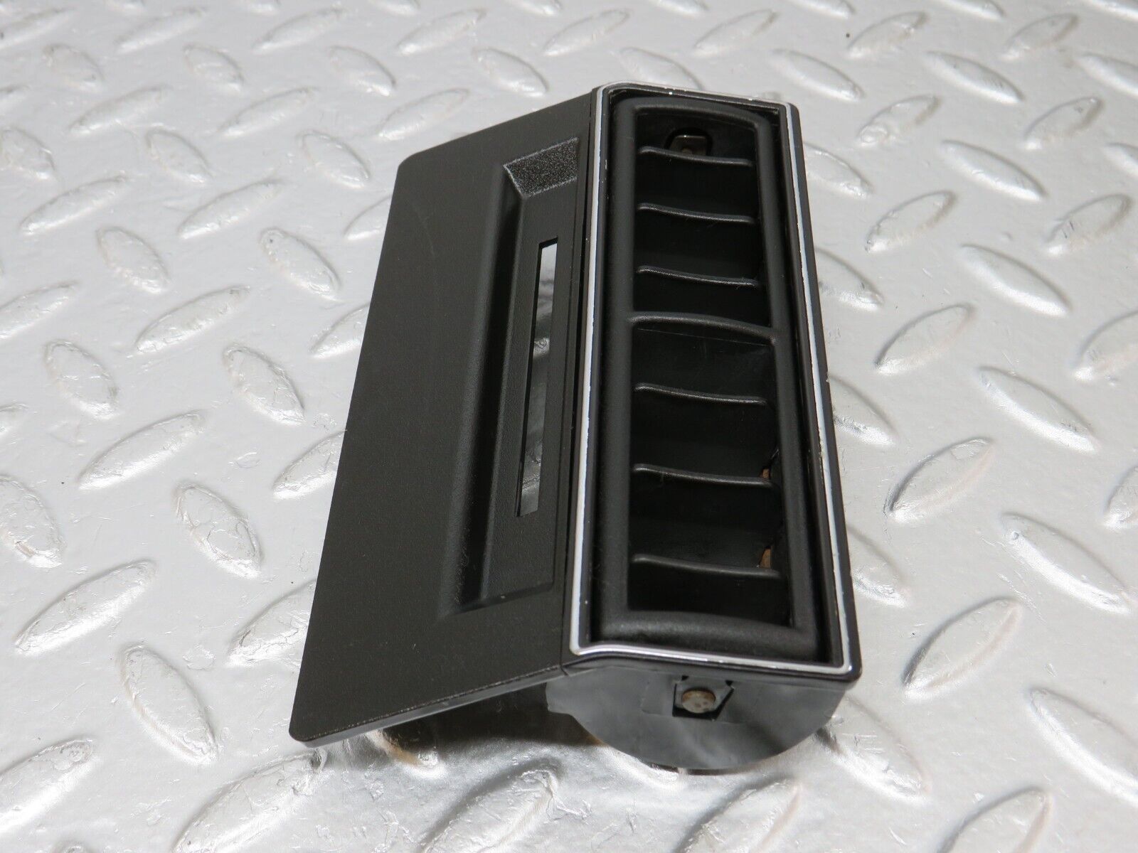 34339 Mercedes-Benz C126 380SEC Coupe Centre Console Air Vent 1268300013