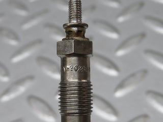 32894 Mercedes-Benz W123 300D Glow Plug Bosch Y-902R 046