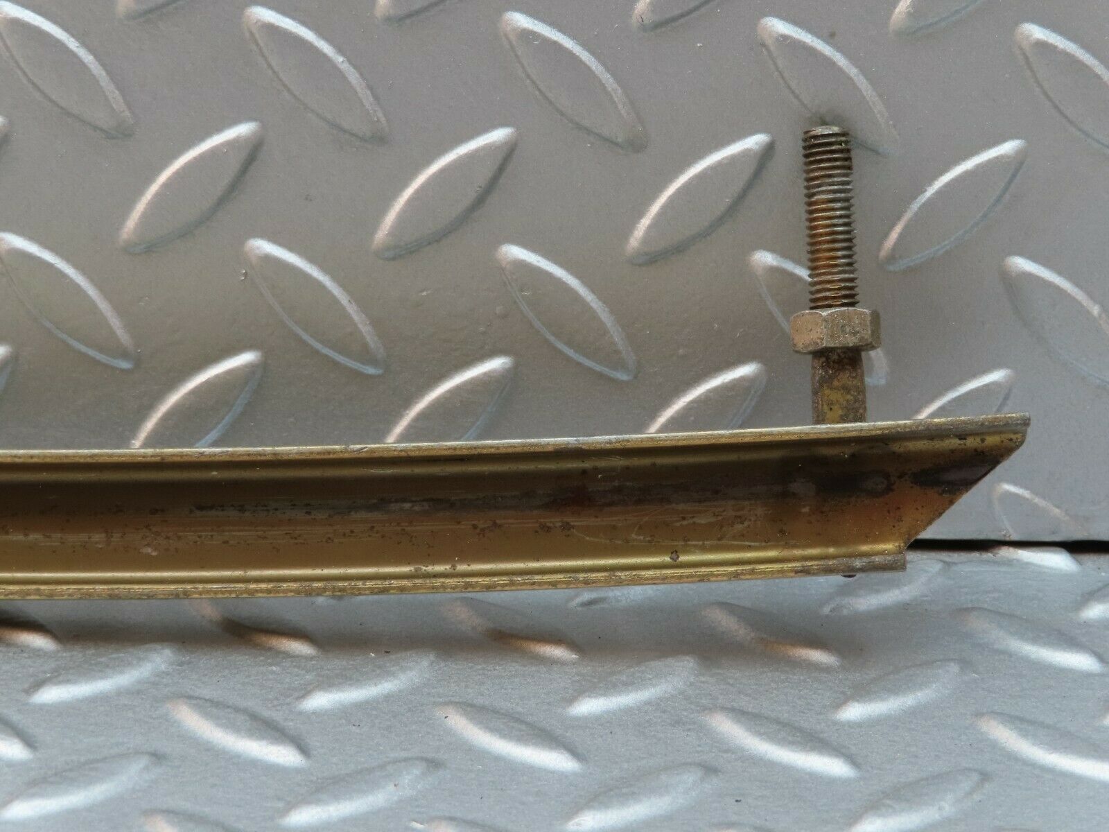 5081 Mercedes-Benz R107 350SL Coupe Front Left Window Guide Rail