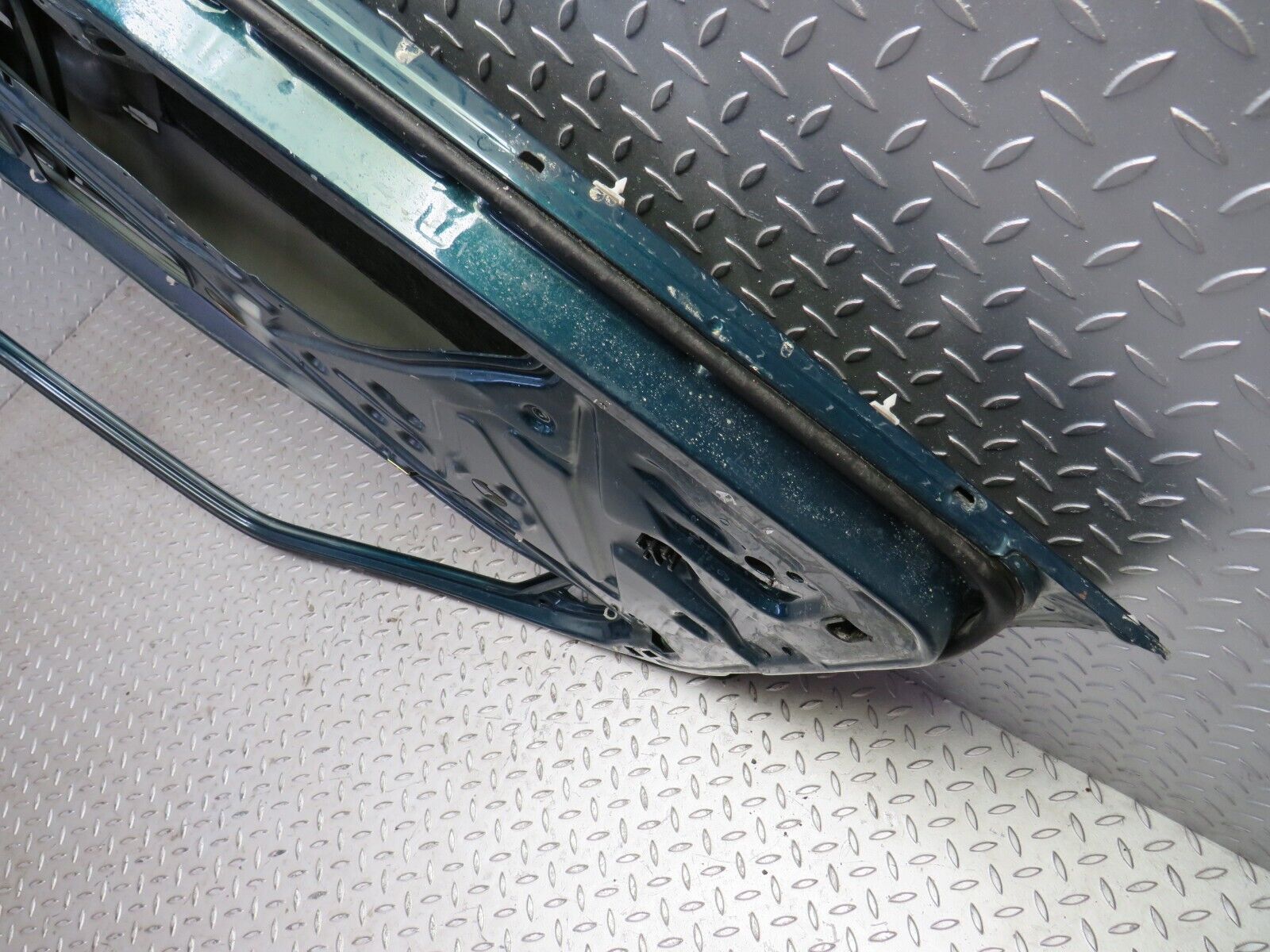 27732 Mercedes-Benz S124 300TE Wagon Front Right Door