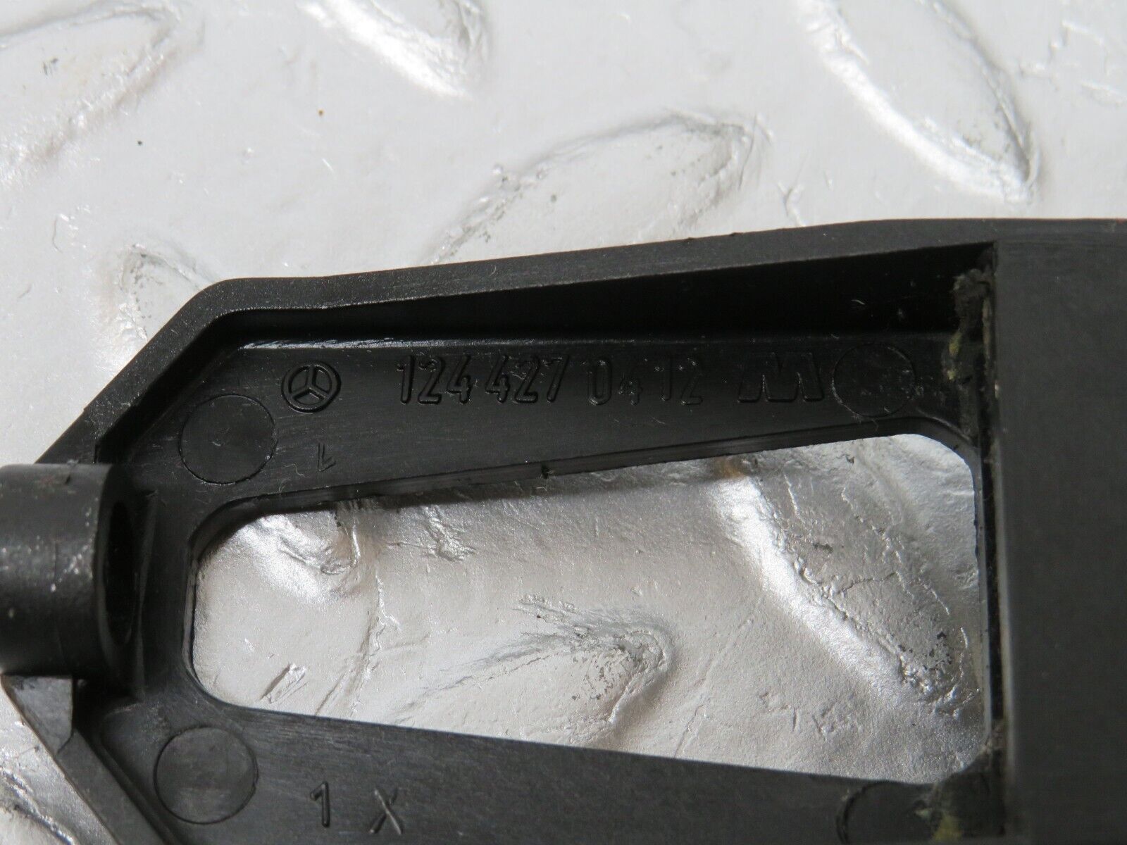 34042 Mercedes-Benz W124 260E Parking Brake Release 1244270120 1244270412