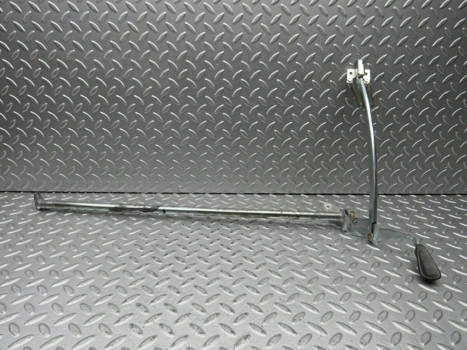 22028 Mercedes-Benz S123 280TE Rear Seat Backrest Locking Mechanism Left Side