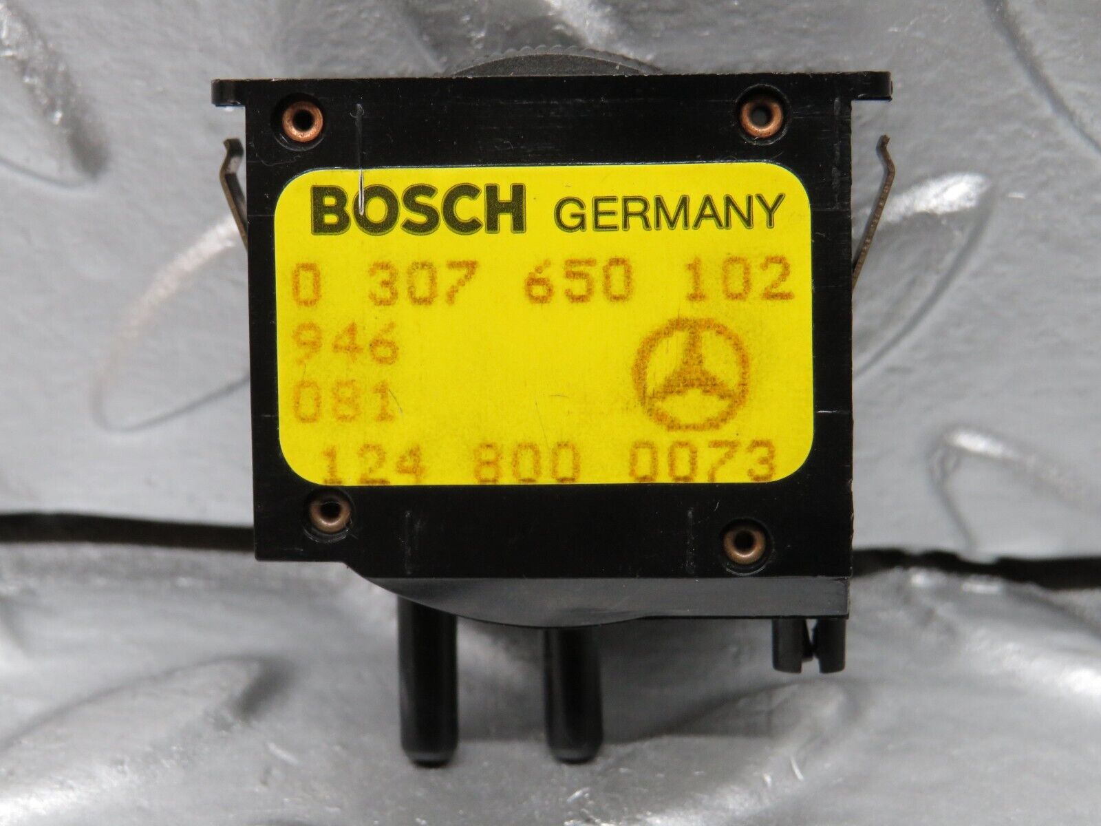 29539 Mercedes-Benz W124 230E  Headlight Level Switch 1248000073 0307650102