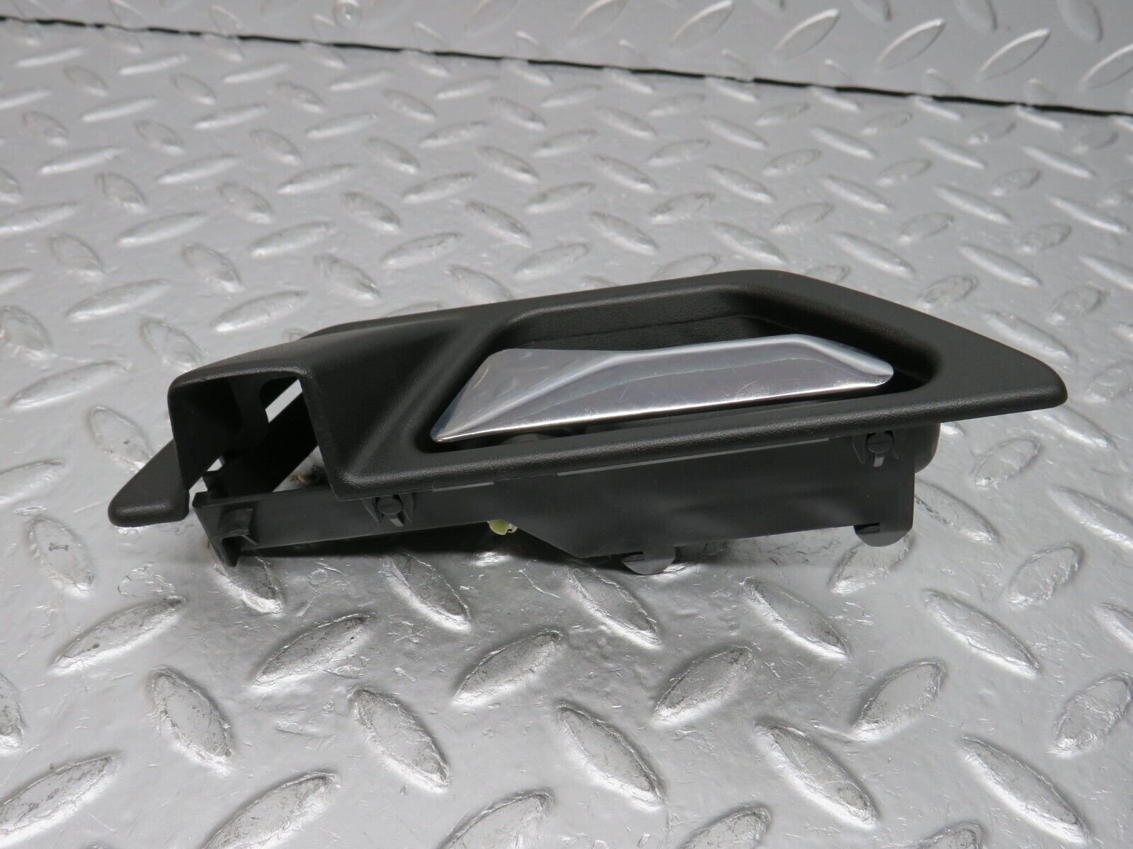 32443 Mercedes-Benz S124 300TE Front Left Interior Door Handle 1247600161