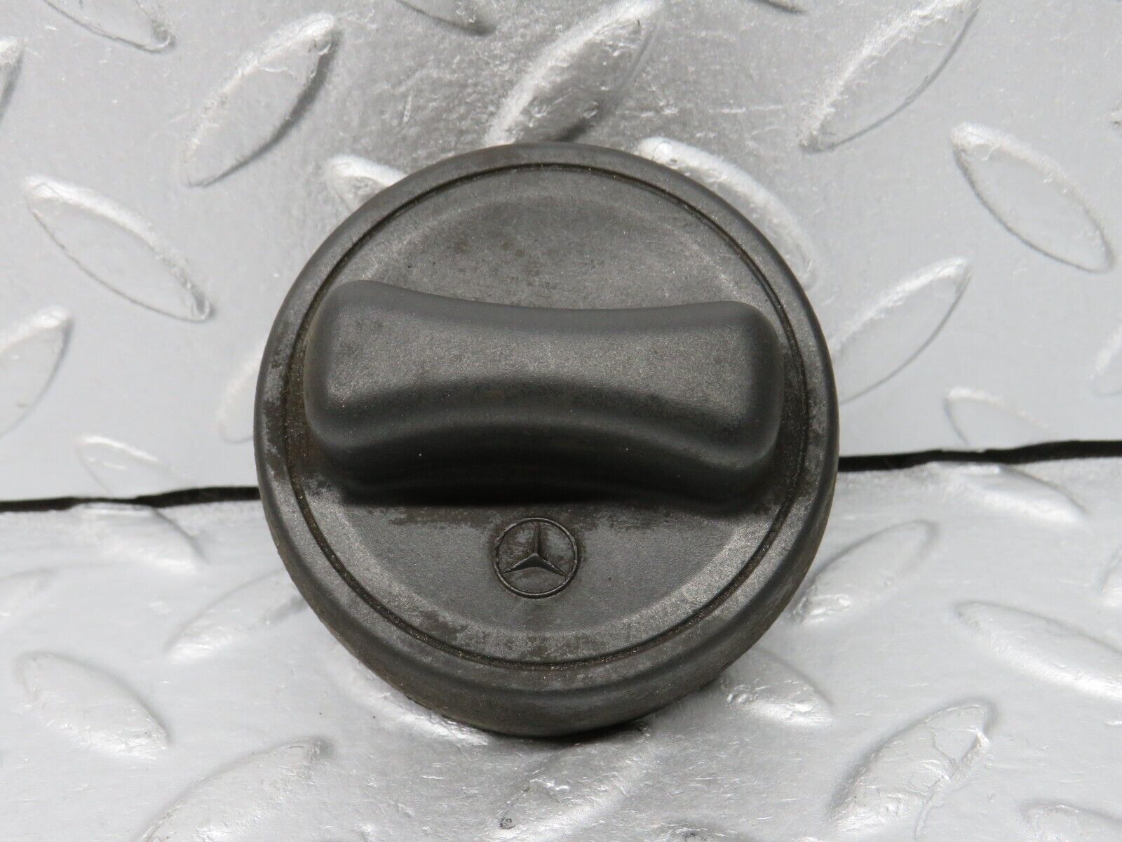 38590 Mercedes-Benz R129 280SL Coupe Fuel Tank Cap 1404700005