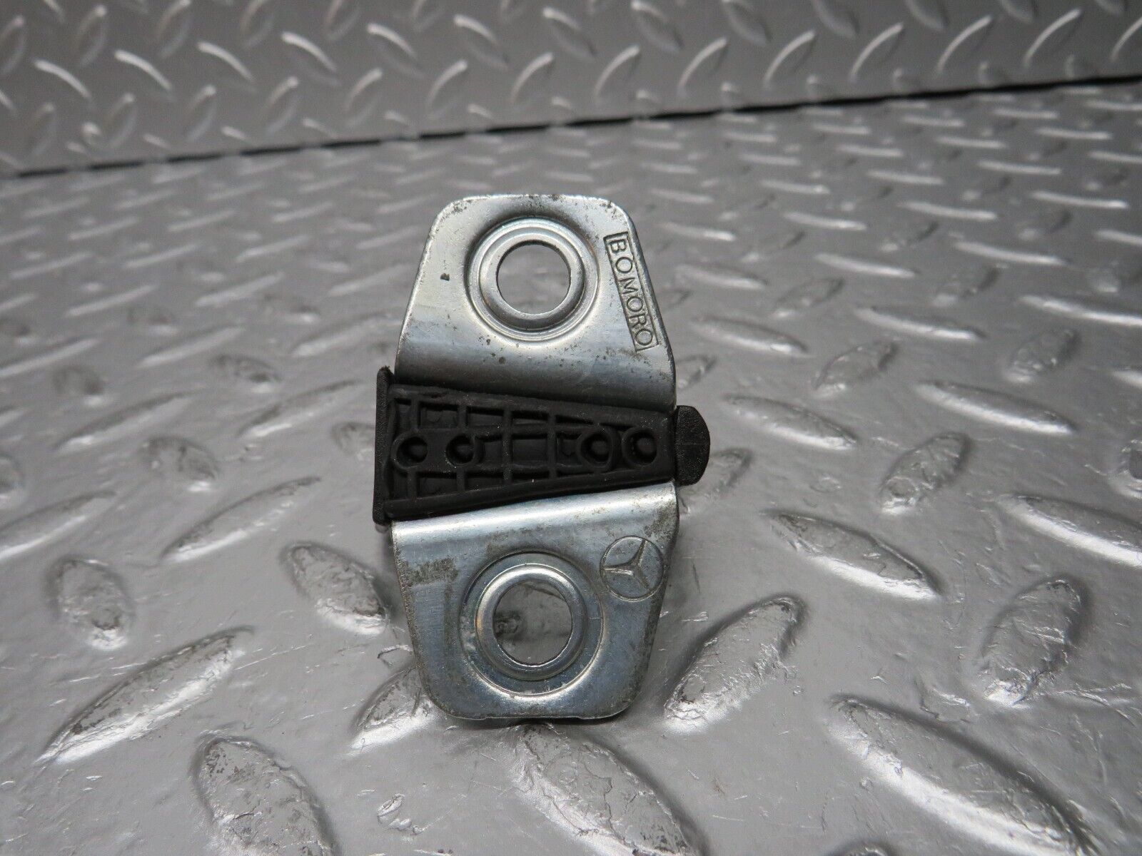 30753 Mercedes-Benz W201 190E 2.0L Door Lock Latch
