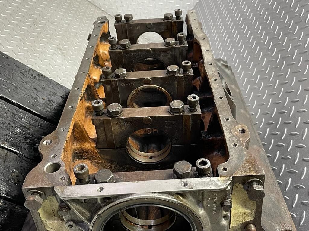 0205 Mercedes-Benz W116 350SE Engine Block M116.985 1160111001