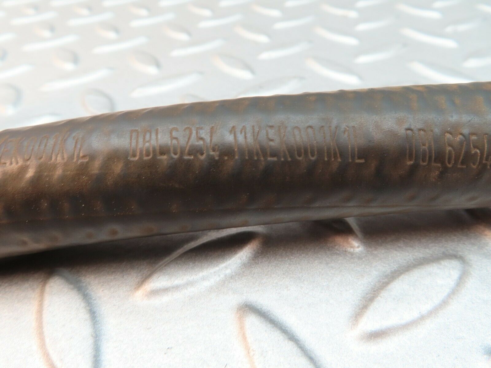 5085 Mercedes-Benz R107 350SL Coupe Radiator Pipe Hose