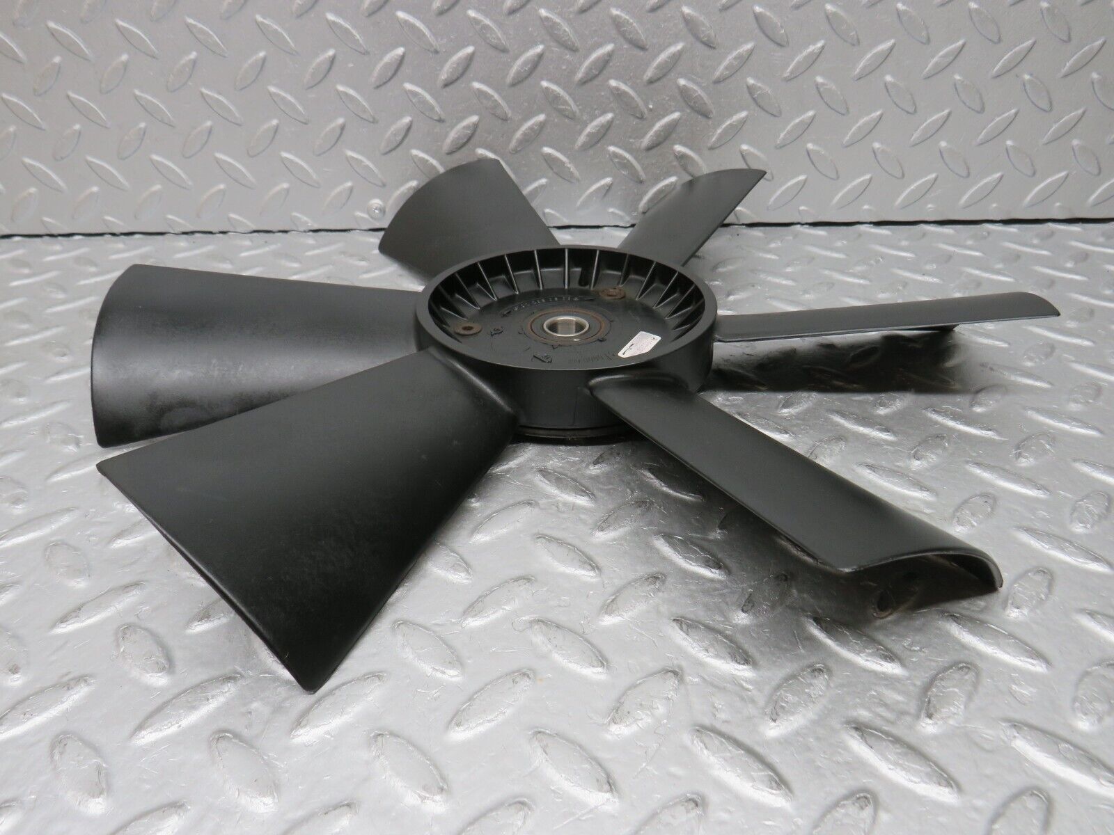 36651 Mercedes-Benz W201 190E 2.0L Engine Cooling Fan 1022050506