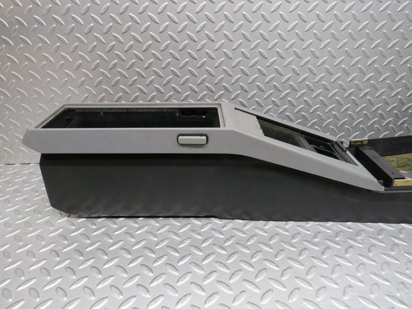 39554 Mercedes-Benz R129 320SL Coupe Centre Console 1296830000