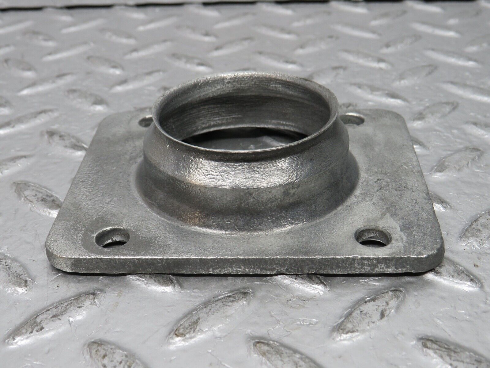 0400 Mercedes-Benz W120 180D Ponton Thermostat Housing Cover