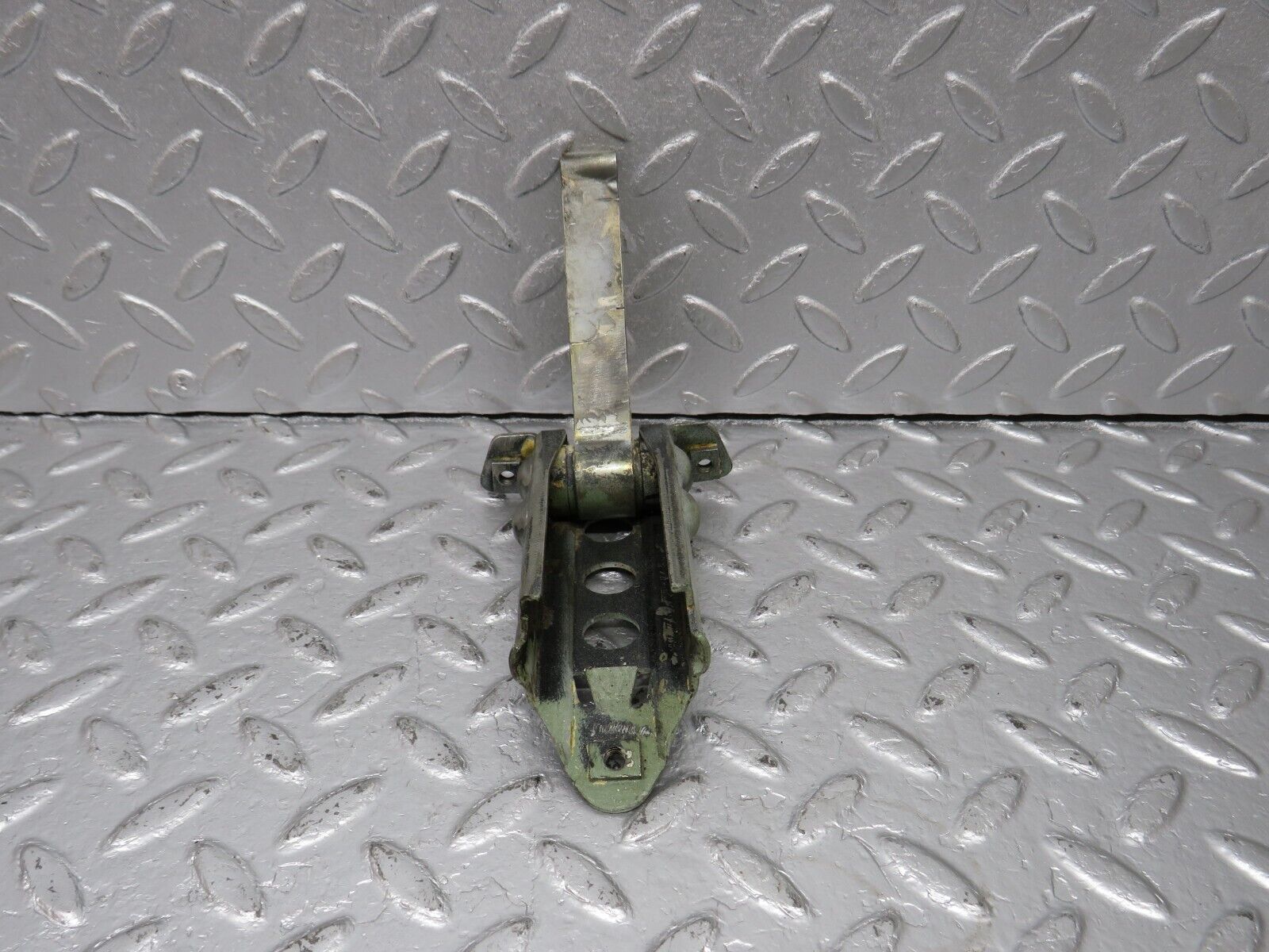 40589 Mercedes-Benz W123 300D Door Safety Check Strap