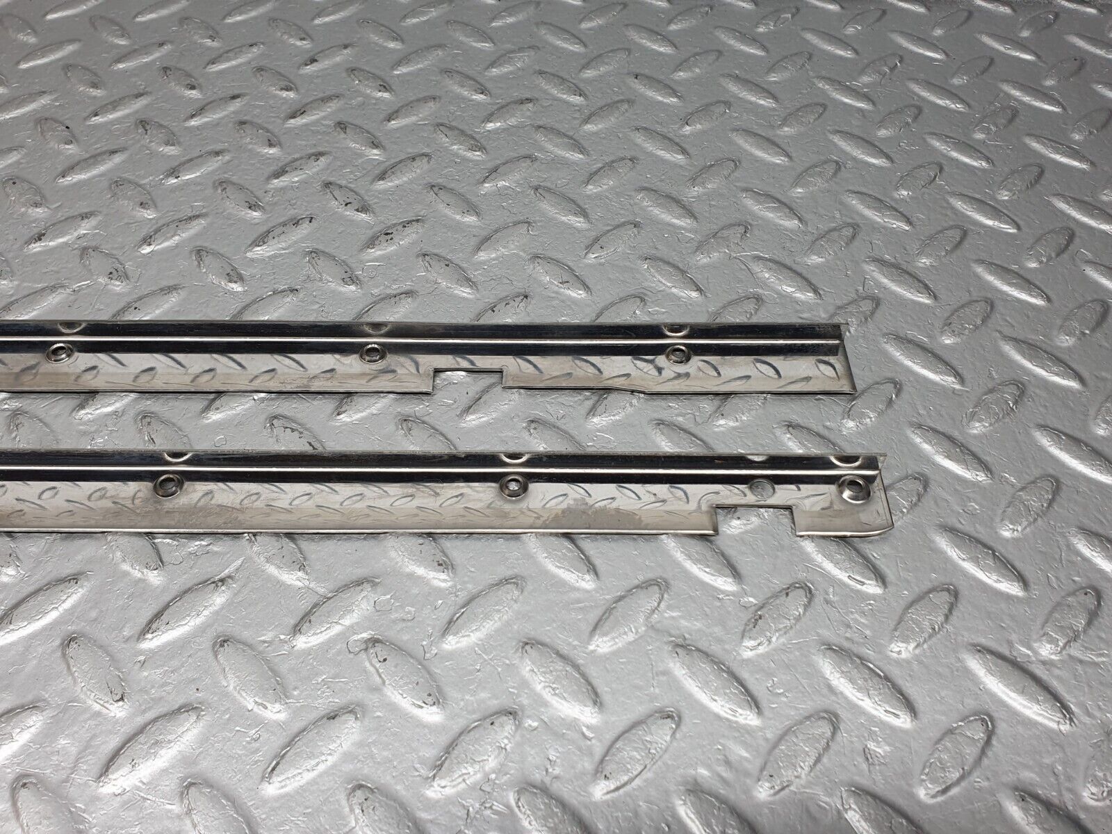 41058 Mercedes-Benz W126 300SE Sunroof Chrome Trim Set