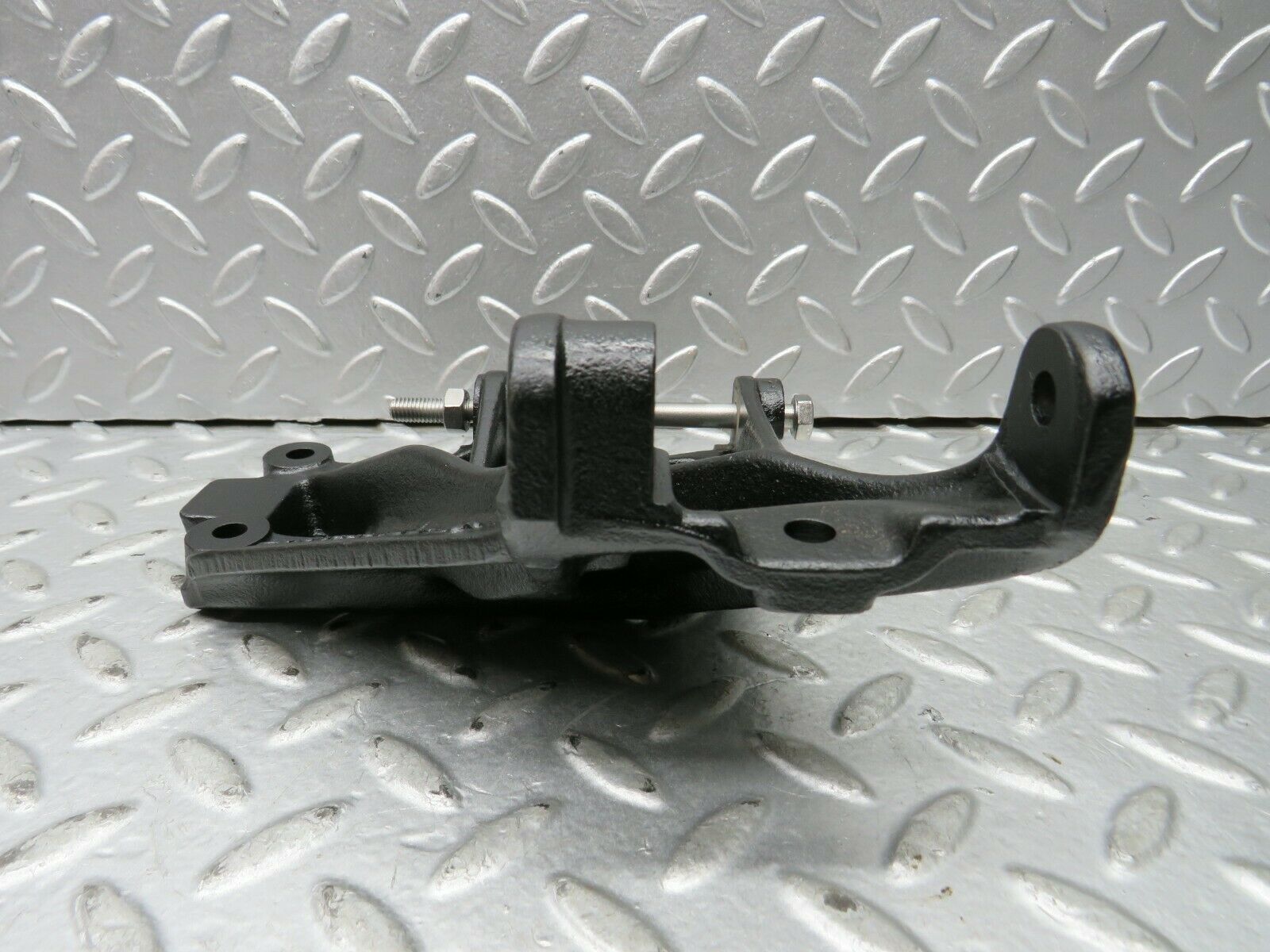 22152 Mercedes-Benz S123 280TE Alternator Generator Bracket 1101550735