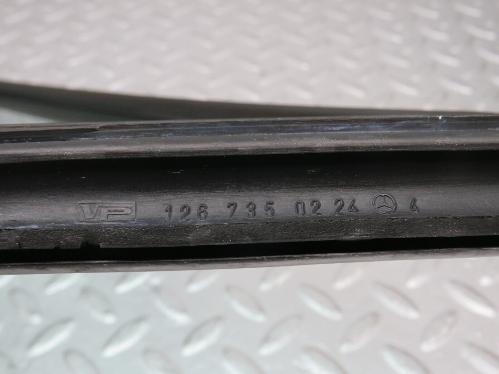 33144 Mercedes-Benz W126 Rear Right Quarter Window Glass 1267350224