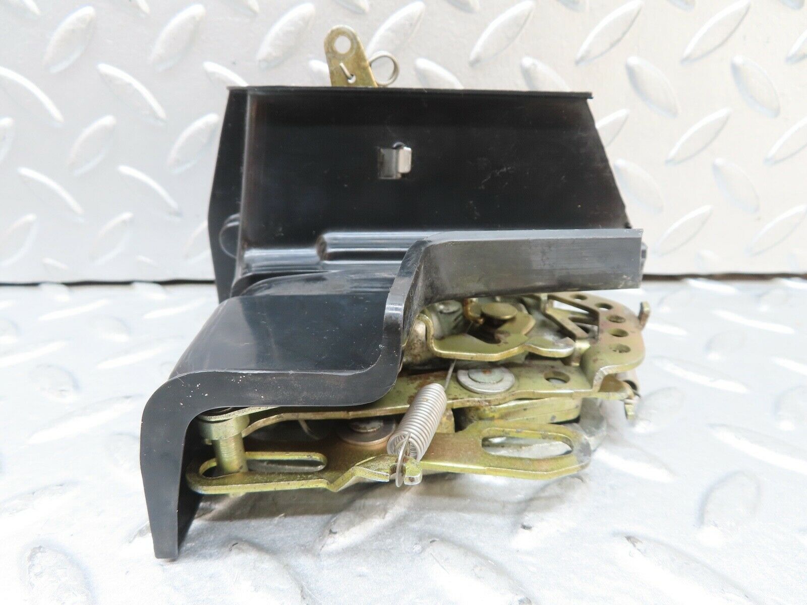17654 Mercedes-Benz W116 450SEL Front Right Door Lock Mechanism
