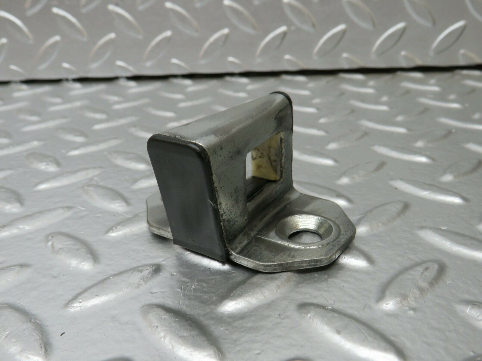 24310 Mercedes-Benz S124 220TE Wagon Door Lock Latch