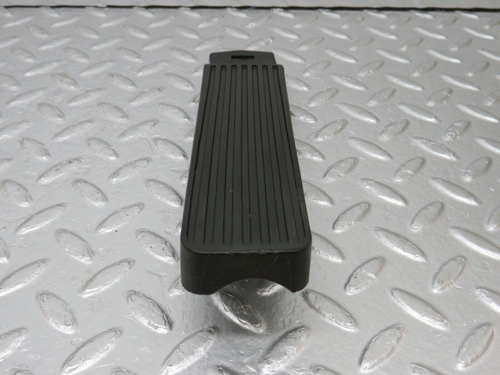 34095 Mercedes-Benz W124 260E Accelerator Pedal & Rubber 1233010082 1263000504